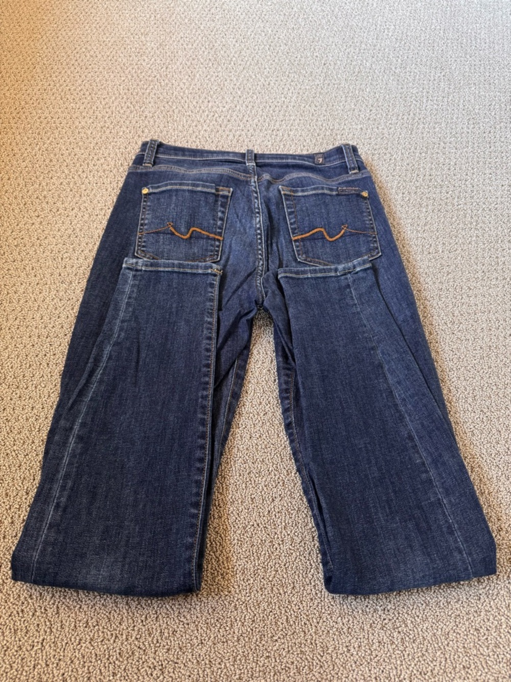 7 For All Mankind High Waist Gwenevere Jeans in great condition! Sz 26